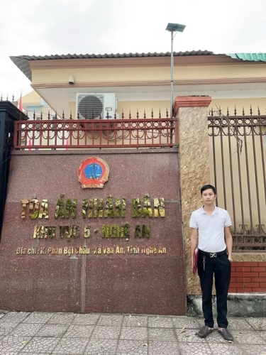 Hình ảnh luật sư làm việc tại Tòa án nhân dân khu vực 5 - Nghệ An